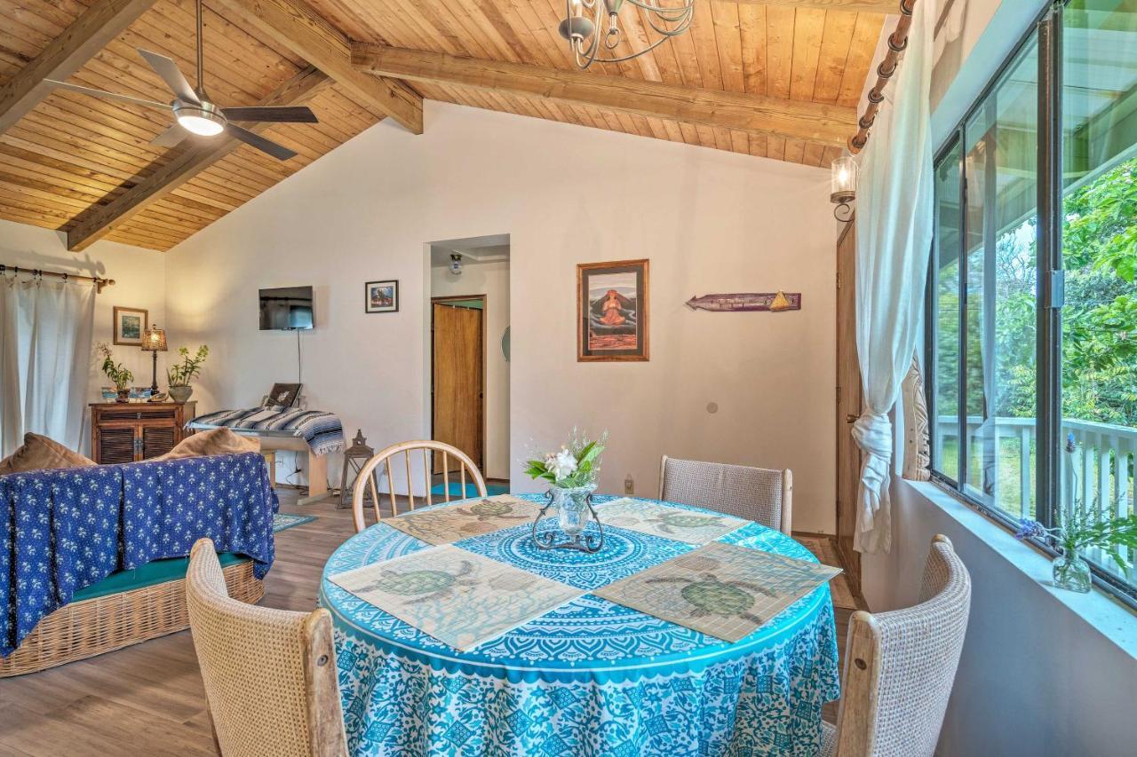 Peaceful Abode With Deck, 13 Mi To Black Sand Beach! Naalehu Екстер'єр фото